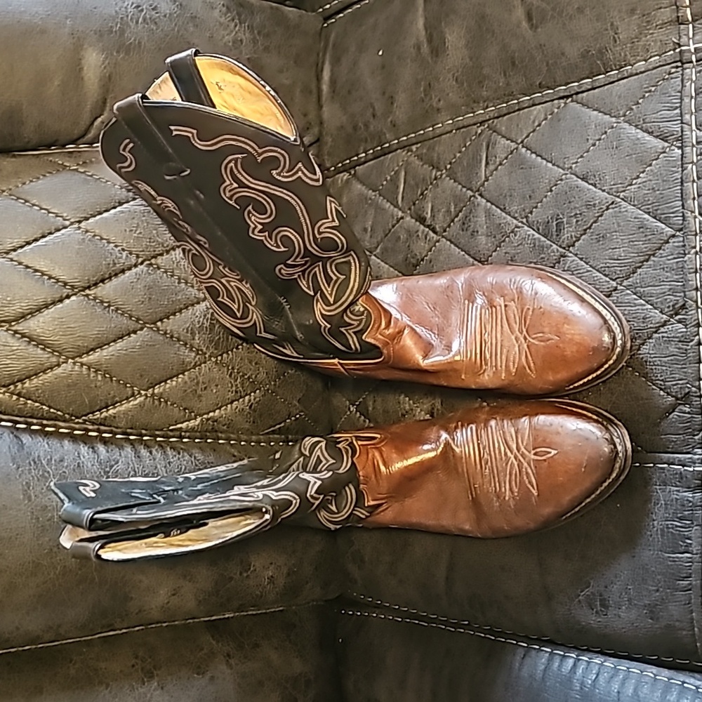 Justin point toe cowboy boot size 11